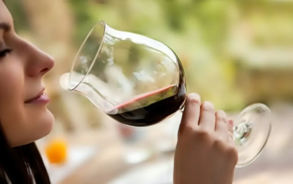 Normalizando el consumo del vino en El Salvador Aquí vas a encontrar artículos relacionados con la cultura y el estilo de vida alrededor del vino, únete y quédate con nosotros ya que cada semana tendremos un tema nuevo para aprender degustando.